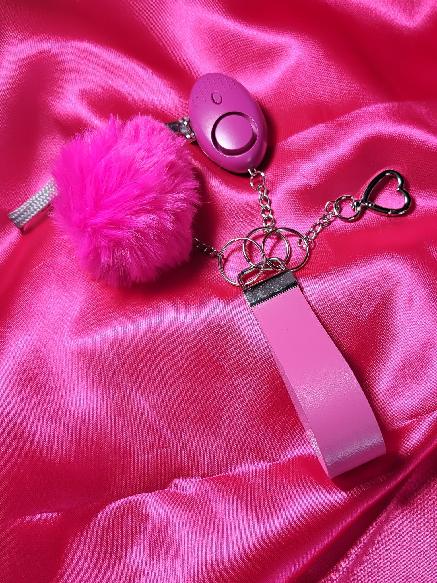 4-in-1 Safety Keychain with Personal Safety Alarm